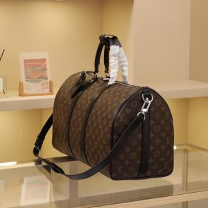 Alternative view of Leather Briefcase Spacious capacity, versatile use. Durable and reliable. Stylish design, mature and sophisticated. Features secure dual zippers and a padlock, making it ideal for business or leisure. Dimensions: 50 × 29 × 22 cm